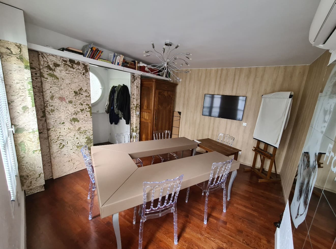 Location de salle de réunion à Paris : une immersion au cœur de l’histoire avec une fresque unique