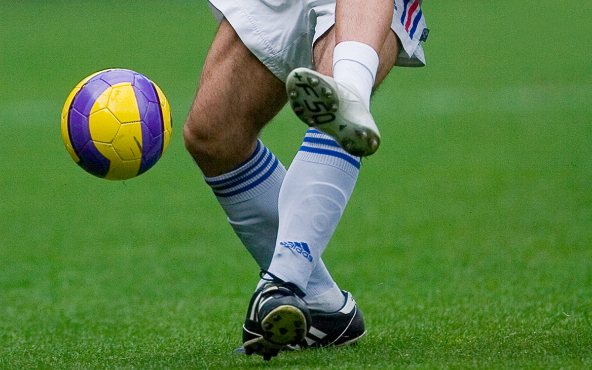 , Activité FOOT EN SALLE par l’association ASSOCIATION D’EDUCATION POPULAIRE DE CHARONNE REUNION