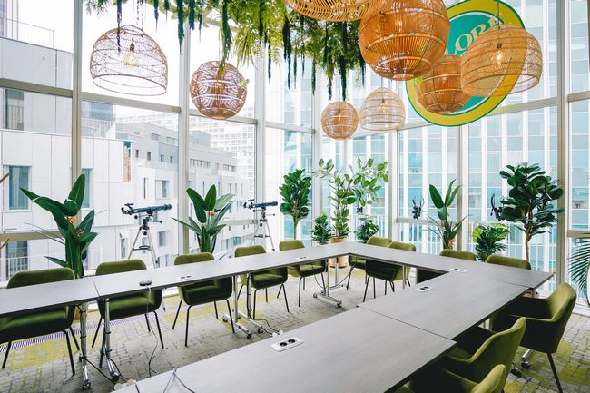 Salle de r&eacute;union au Wojo Montparnasse.