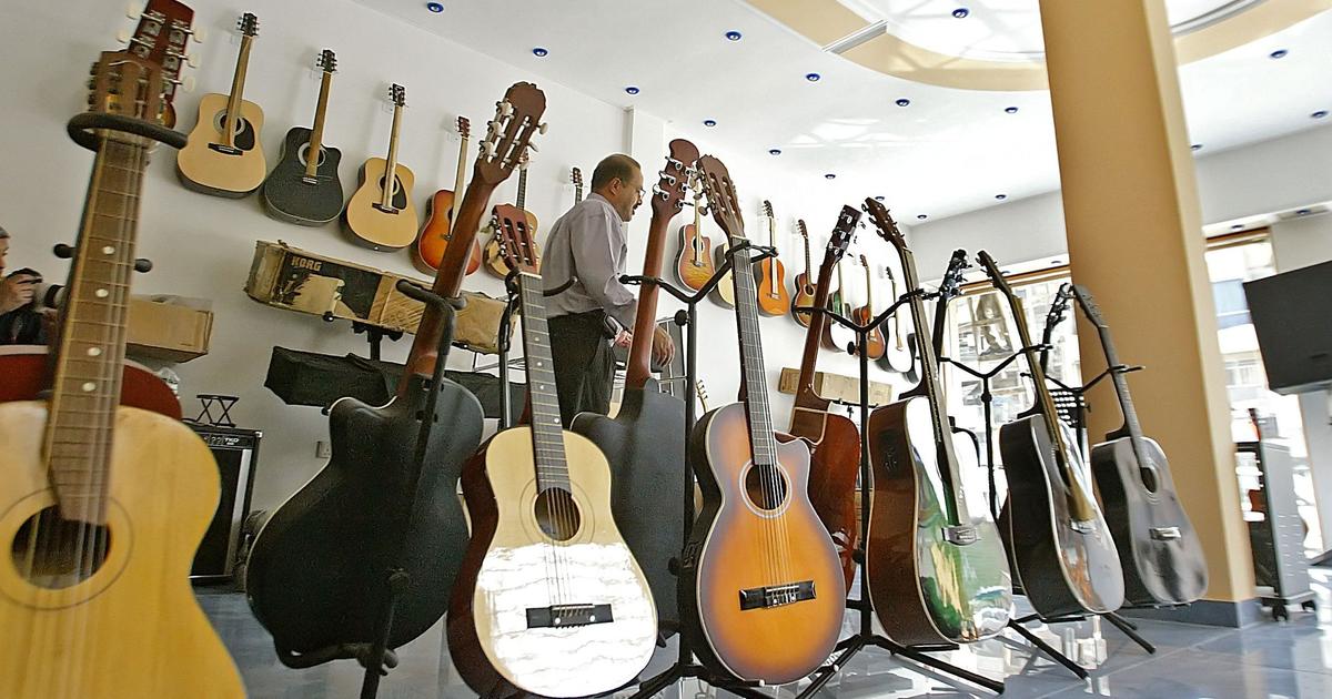 , L&rsquo;embl&eacute;matique magasin d&rsquo;instruments de musique Paul Beuscher rouvre &agrave; Paris